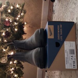 Blundstone Charcoal Suede Leather Chelsea Boots Women's 10.5 Aussie 7.5